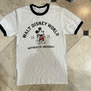 Authentic Disney World Tee size S